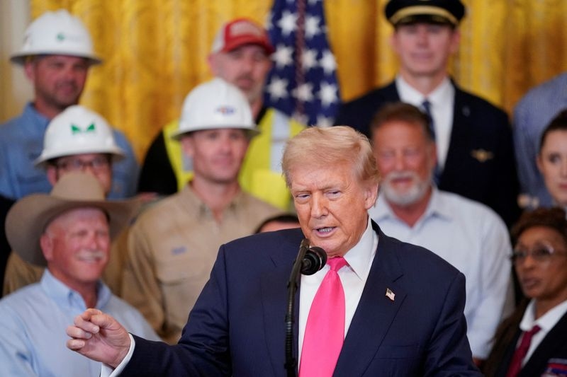Trump wants EchoStar, FCC to reach 'amicable' deal over wireless licenses, company says