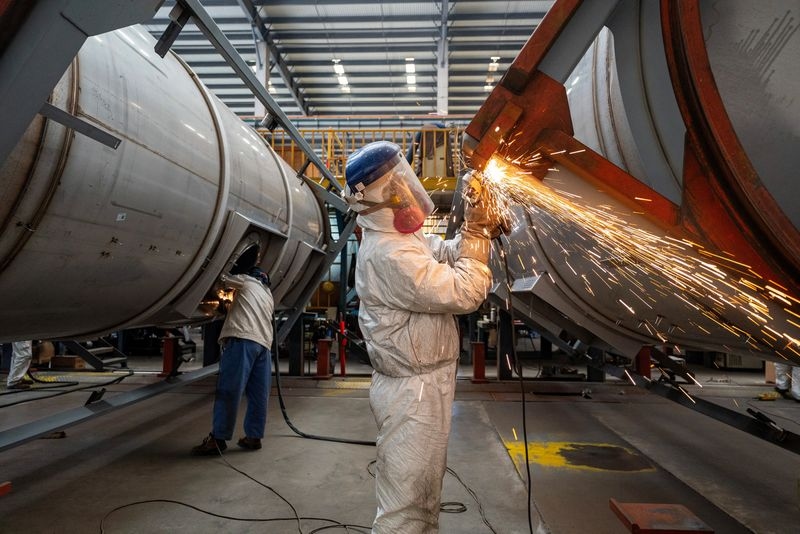 China's factory activity cools as exports weaken