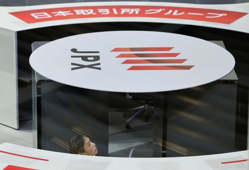 Japanese foreign equity purchases in April hit 20-year high on global market volatility