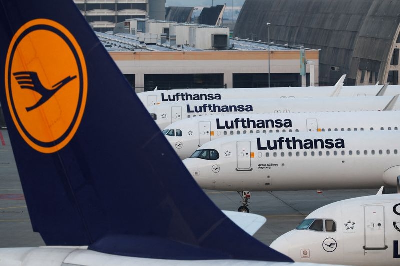 Lufthansa reports higher-than-expected Q2 earnings