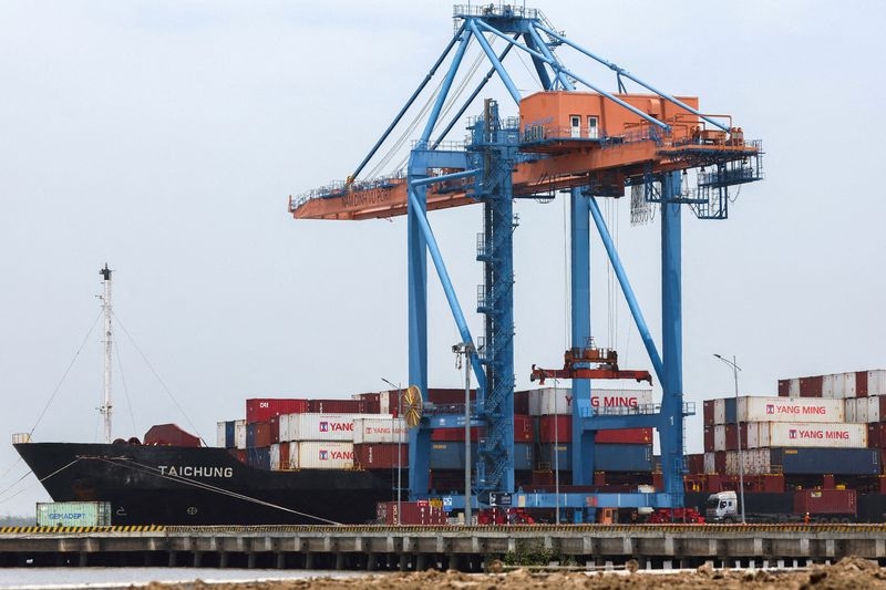 Vietnam to introduce measures to cope with US tariffs, trade official says