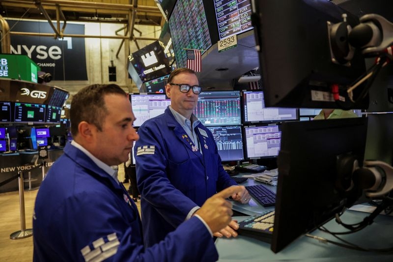 Morning Bid: US earnings to shed light on tariff impact