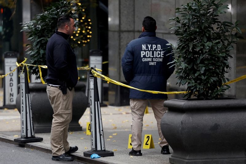 Analysis-US companies spending record amounts to protect executives as threats rise