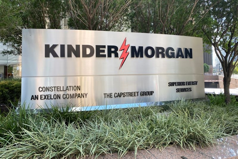 Pipeline operator Kinder Morgan posts higher second-quarter profit