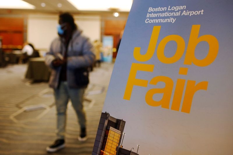 US weekly jobless claims fall unexpectedly in latest week