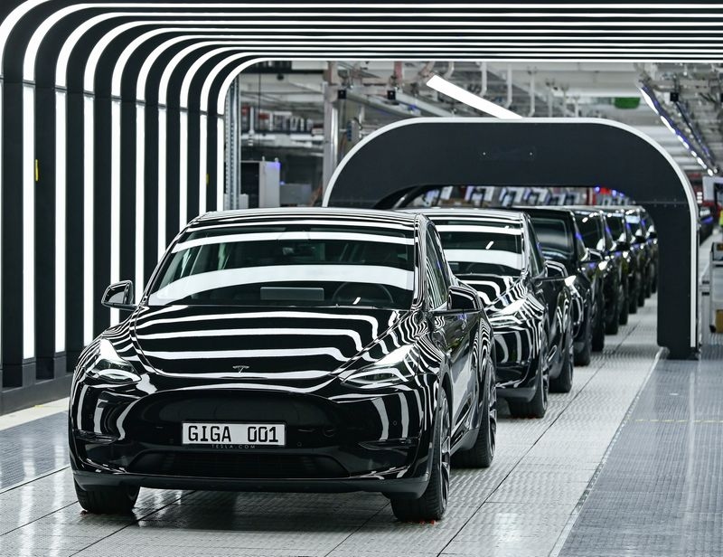 Tesla's German car sales continue to fall in June
