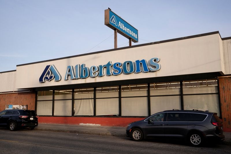 Grocer Albertsons raises annual sales forecast on steady demand