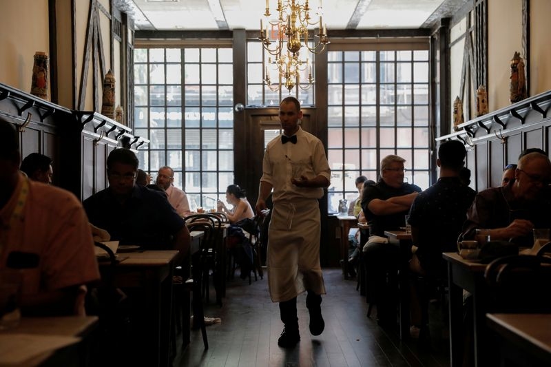 US services sector rebounds but employment contracts again