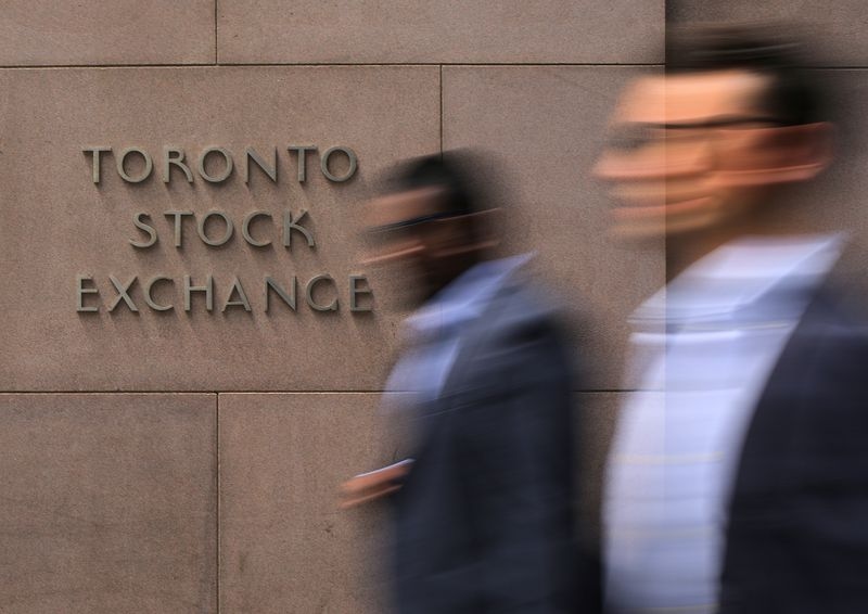 TSX futures fall as US tariff deadline looms