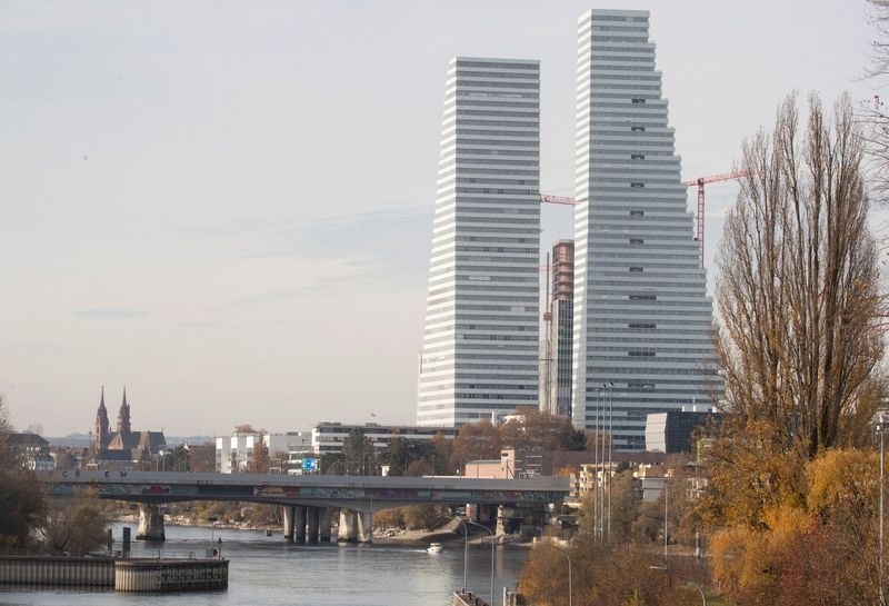 Roche considering selling drugs directly to US patients, CEO says