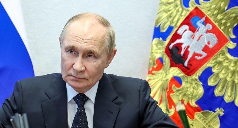 Kremlin says Putin and Zelenskiy can only meet as final step to clinch a peace deal