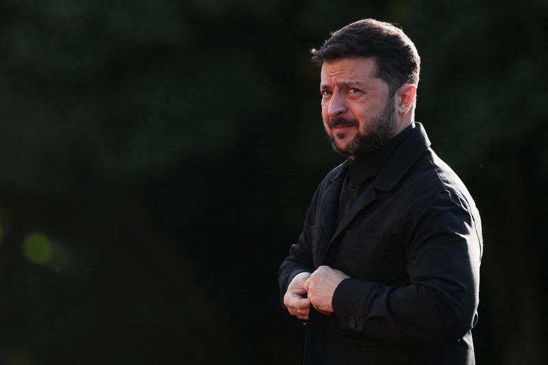 Zelenskiy opts for more formal, calibrated wardrobe ahead of Trump meeting