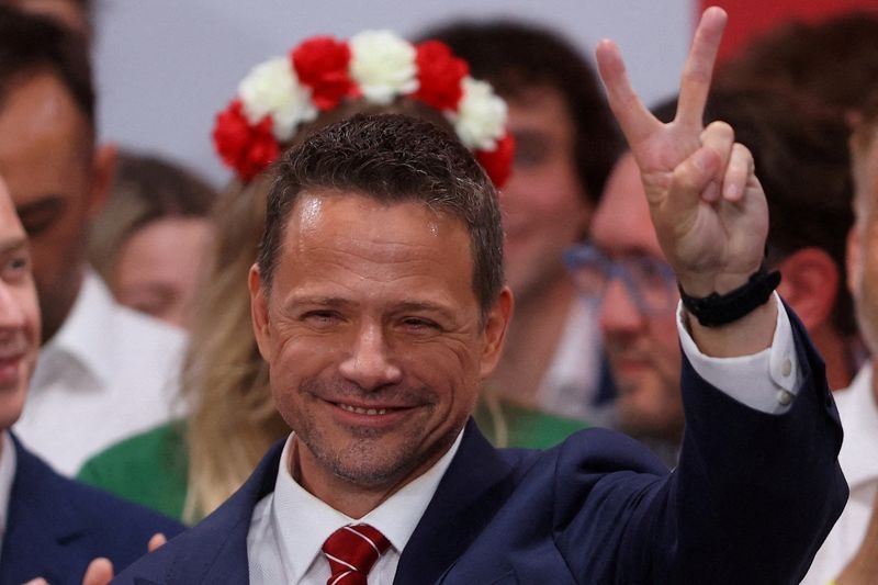Polish liberal candidate's team lodge protest over presidential election