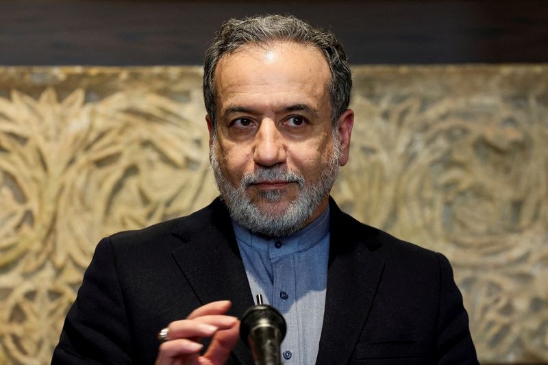 Iran's 'master negotiator' tasked with averting war