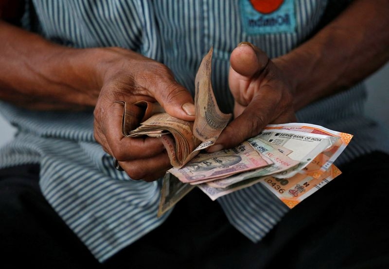 Trade deal developments to drive Indian rupee; bond yields to track Treasuries