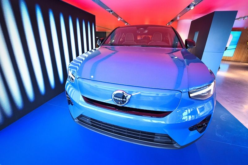 Volvo Cars sales fall 14% in July
