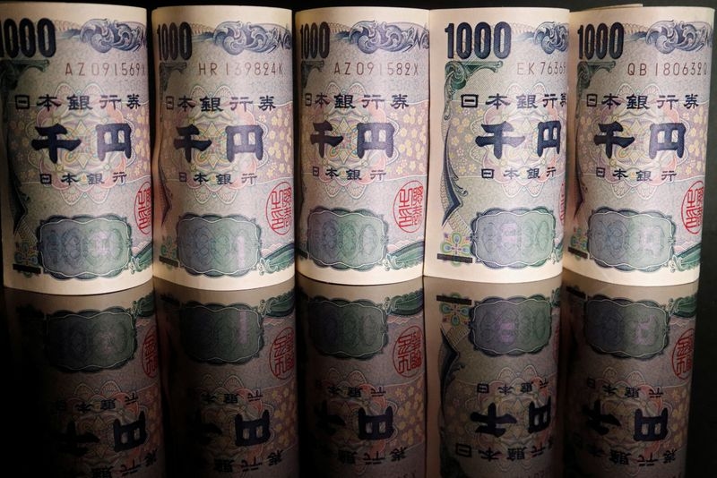 Yen stumbles as Trump imposes 25% tariffs on Japan
