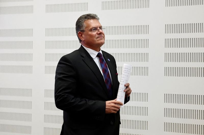 EU, China tackle trade issues ahead of leaders' summit
