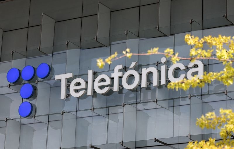 Telefonica books $59 million net loss in second quarter on currency swings