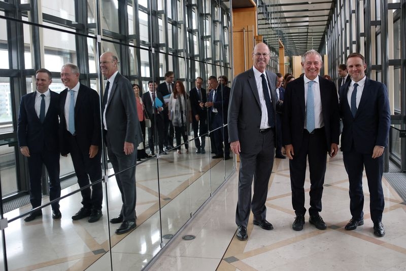 France says European satellite venture talks are making progress