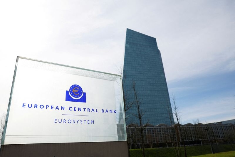 Euro zone business lending growth stalls amid uncertainty
