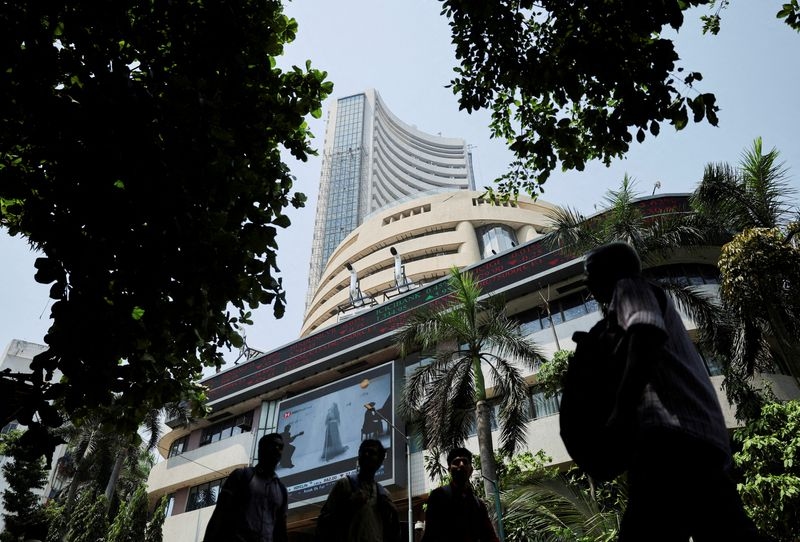 India's stock benchmarks off to a muted start on tariff jitters; Trump says India deal close