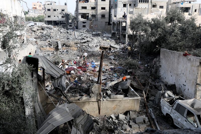 Hamas orders Gaza clan leader to surrender, accuses him of treason
