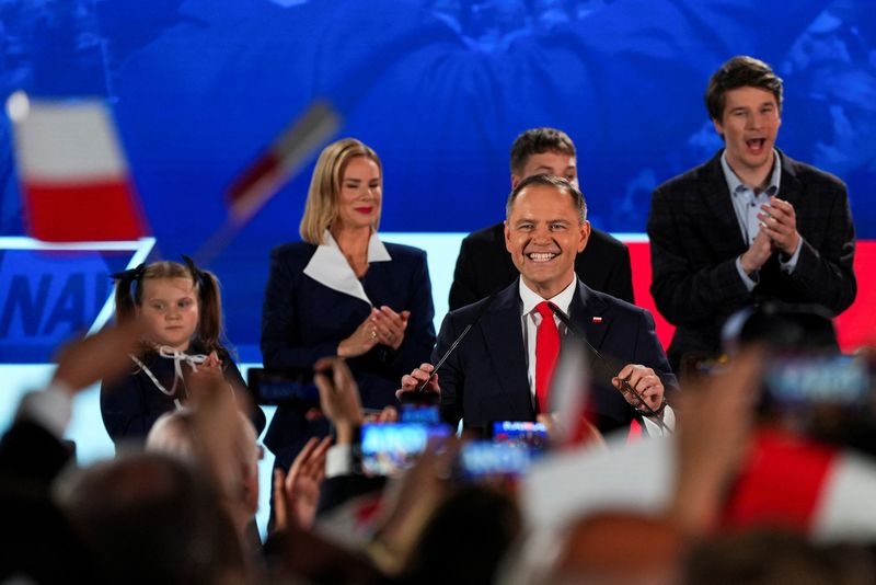 Polish nationalist Nawrocki expected to win presidential vote, news website Onet says