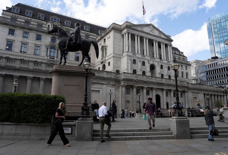 Bank of England eases capital requirements for midsize banks