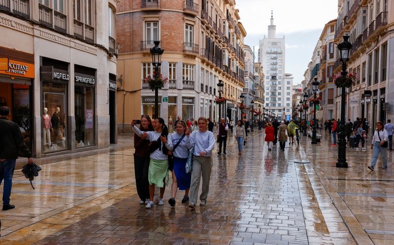 Spain's first quarter GDP growth confirmed at 0.6%
