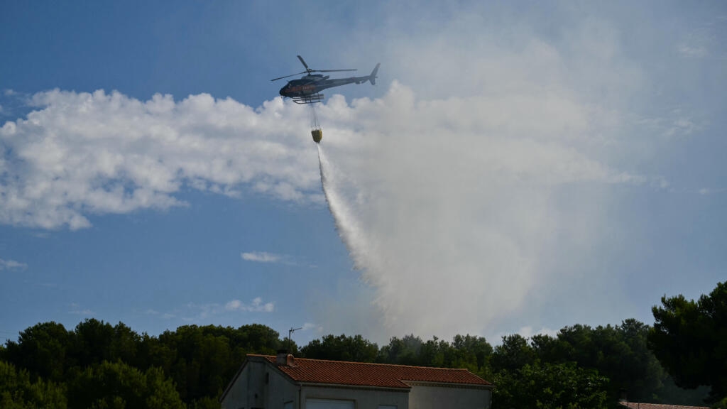 Firefighters quell wildfires in southern France