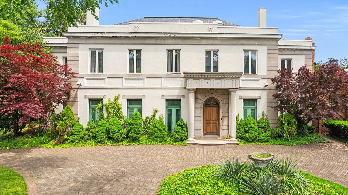 Inside a Stately $9.5 Million Mansion on Washington D.C.'s Embassy Row