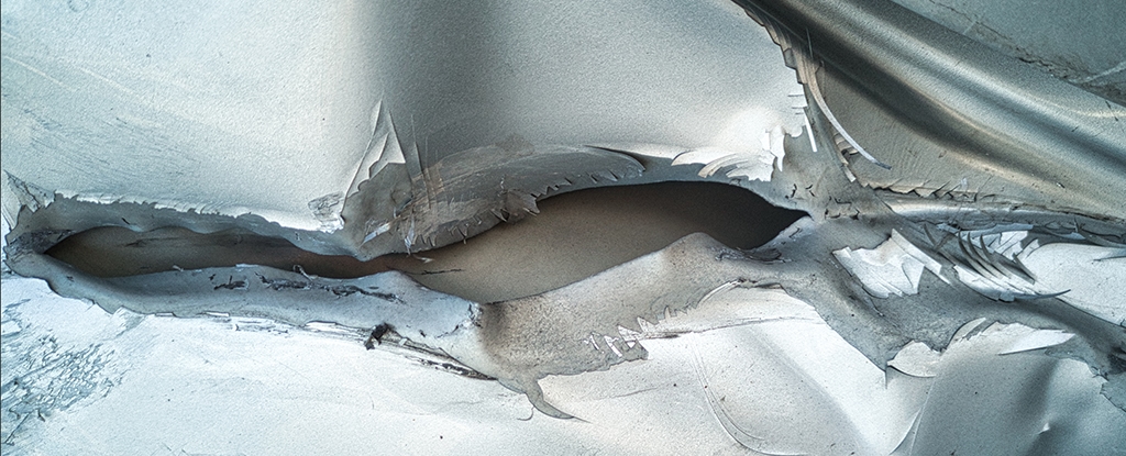 A Cracked Piece of Metal Self-Healed in Experiment That Stunned Scientists