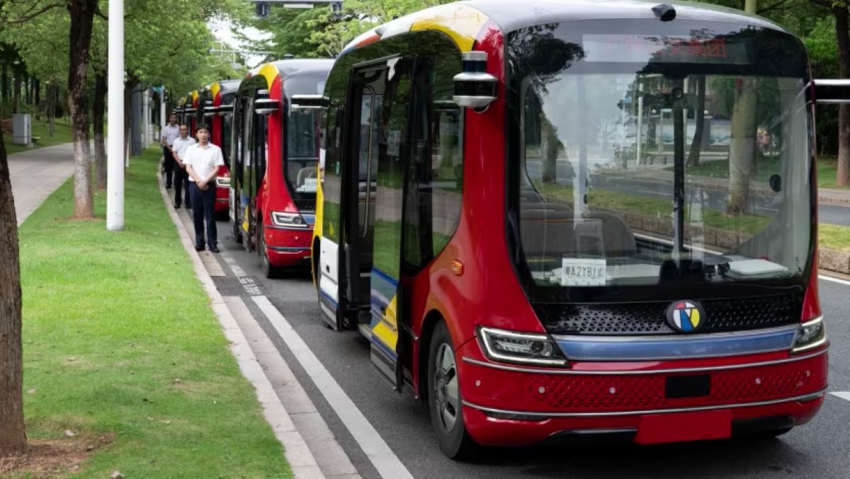 Self-driving public buses will operate in Punggol by Q4 2025