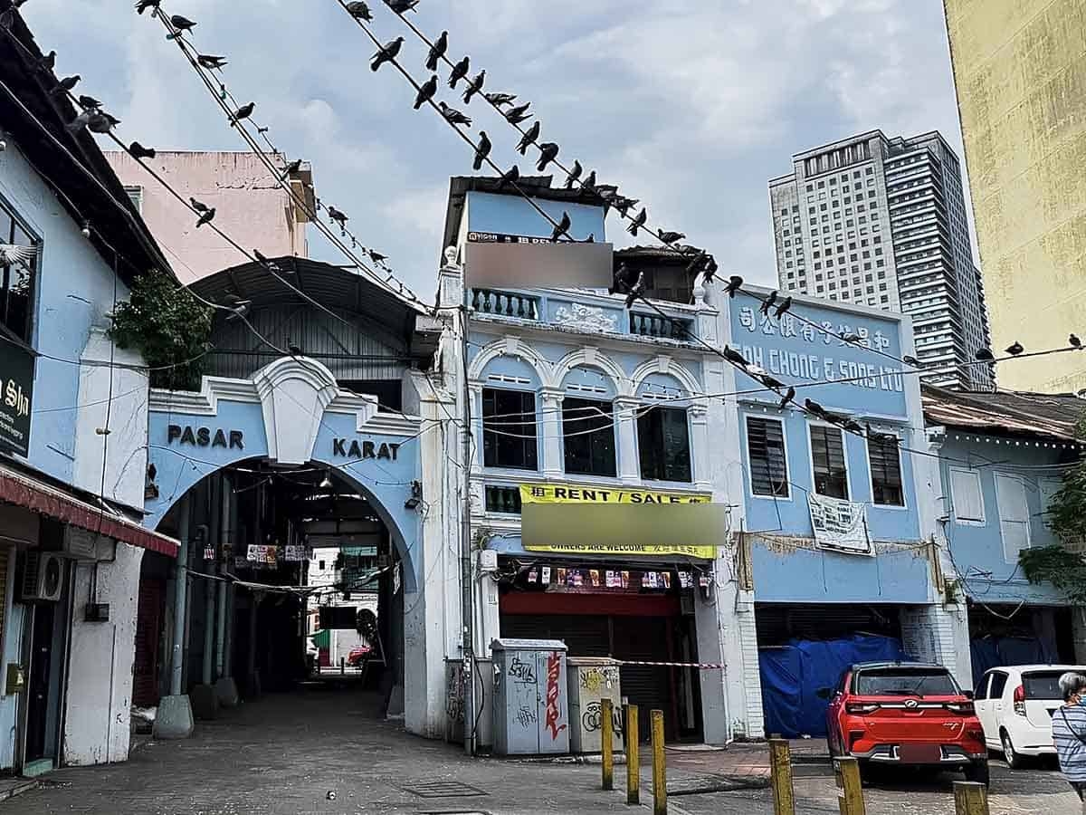 JB businesses suffer as Singapore commuters monopolise customer parking