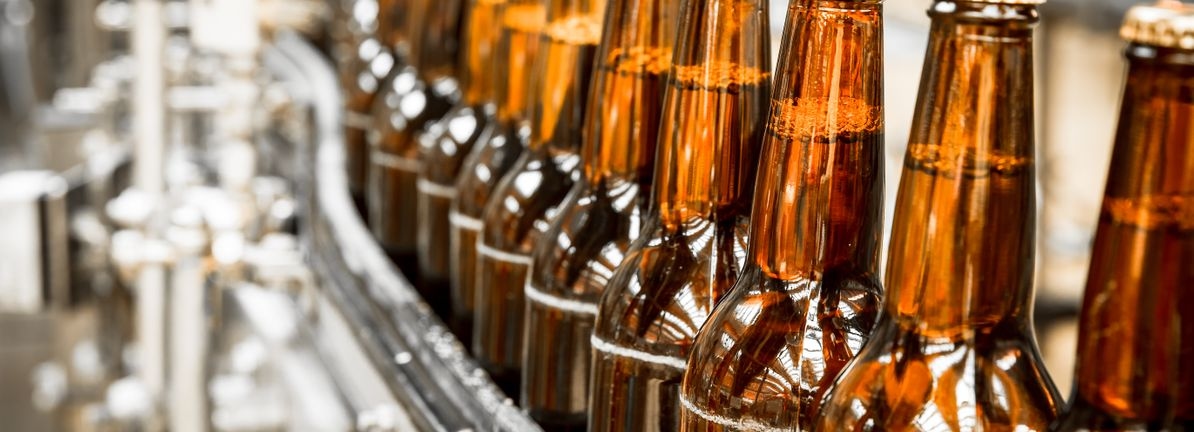 Private companies account for 54% of Heineken Holding N.V.'s (AMS:HEIO) ownership, while individual investors account for 25%