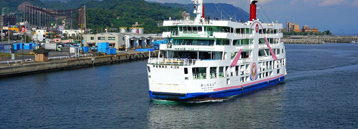 Returns Are Gaining Momentum At Samudera Shipping Line (SGX:S56)