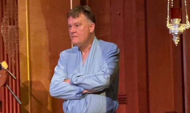 Bishop in dressing gown interrupts church concert - and asks crowd to 'leave my house'