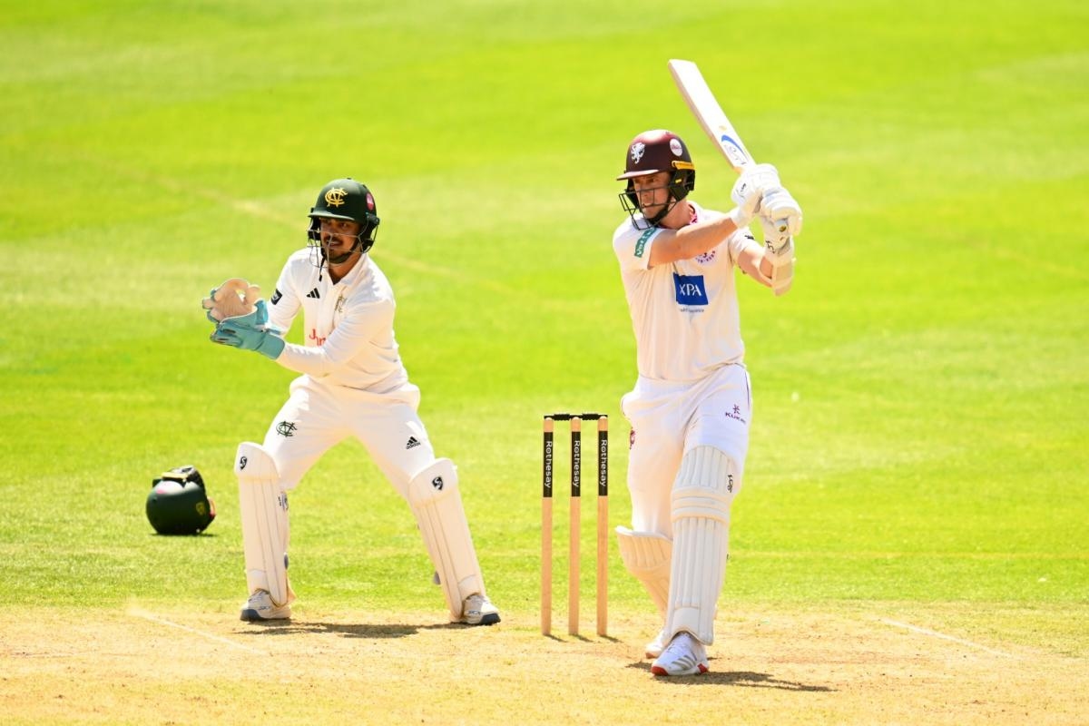 Nottinghamshire resistant to Somerset bowling pressure on day two
