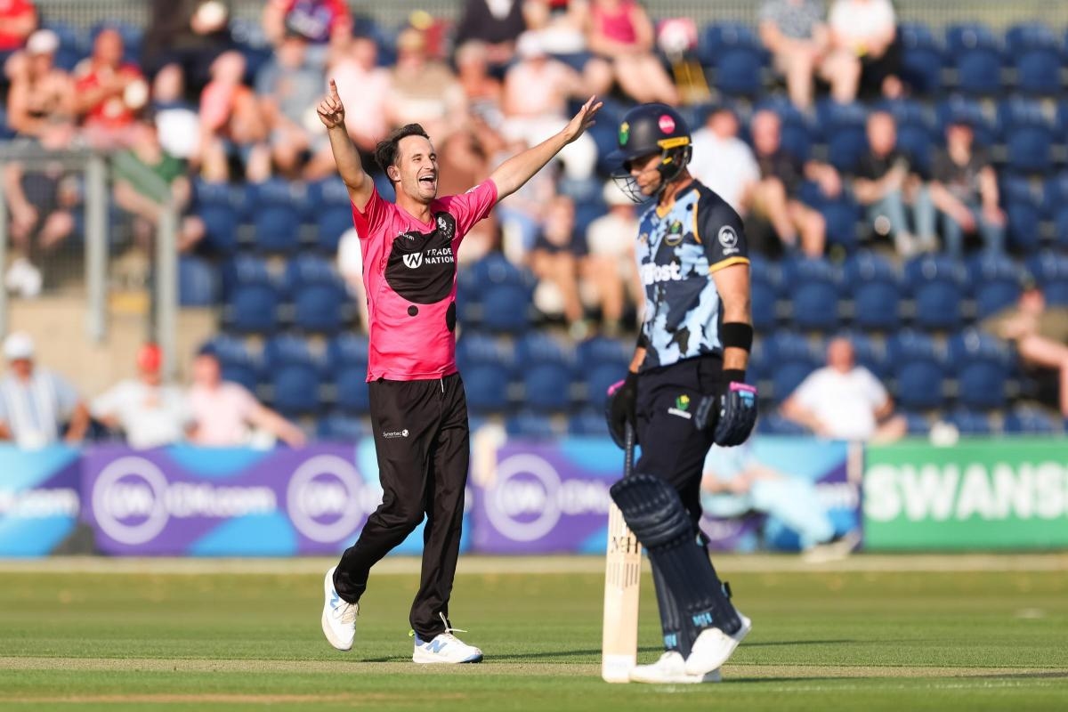 Somerset cruise to six-wicket Blast victory in Wales