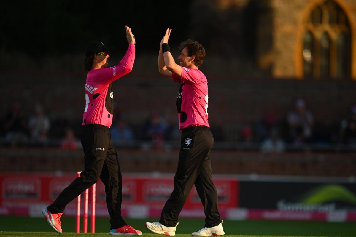 Somerset seal Blast quarter final berth with victory over Essex