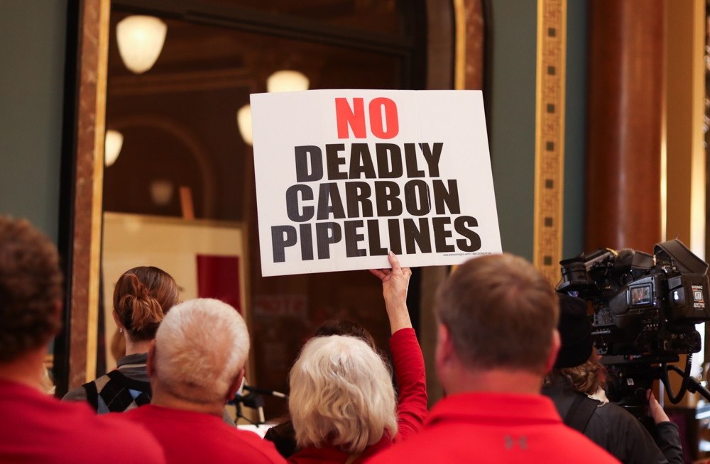Iowa House votes to ban eminent domain for CO2 pipelines