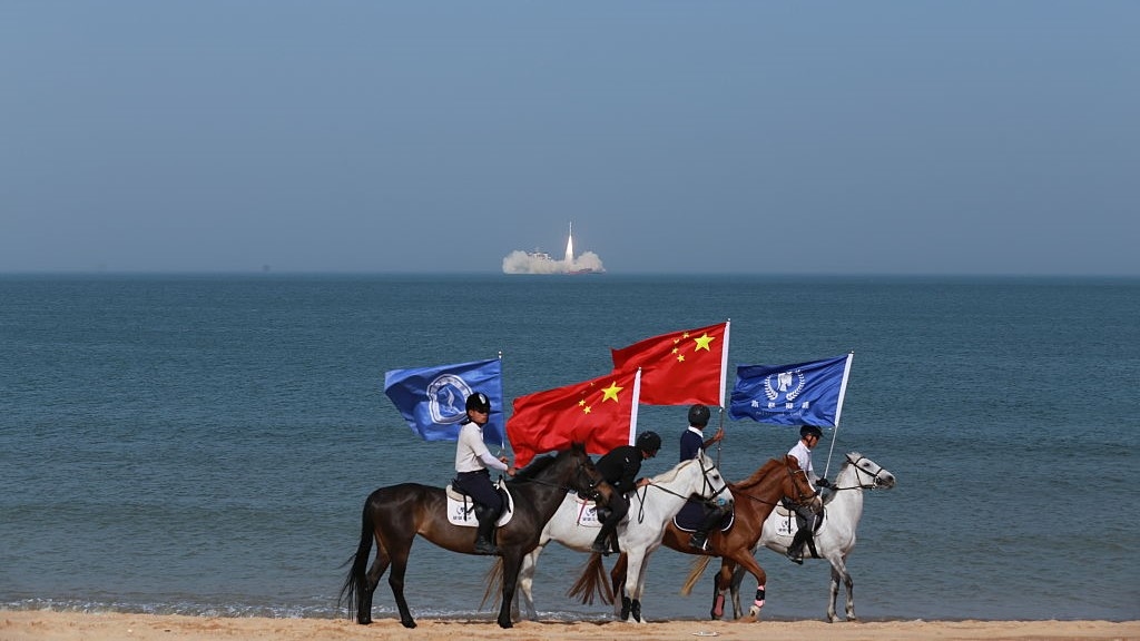 Watch China's private Ceres-1 rocket launch 4 satellites from a ship at sea (video)