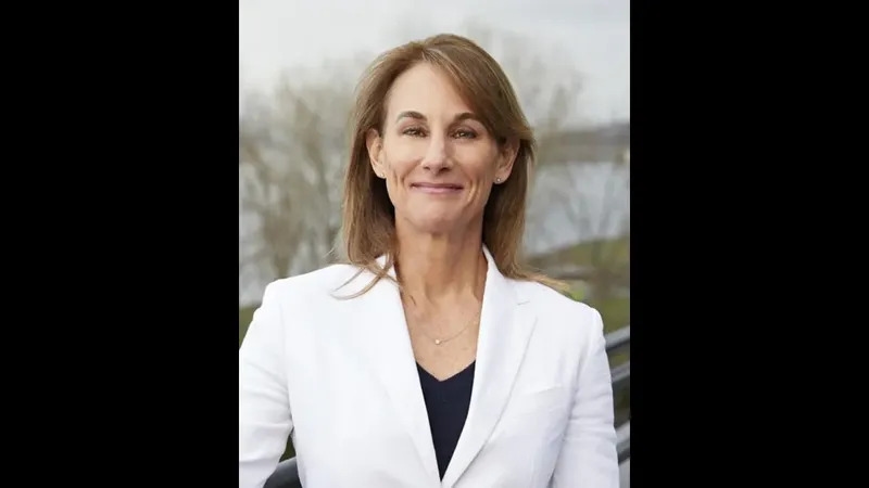 Suzy Monford steps down as CEO of Heritage Grocers Group