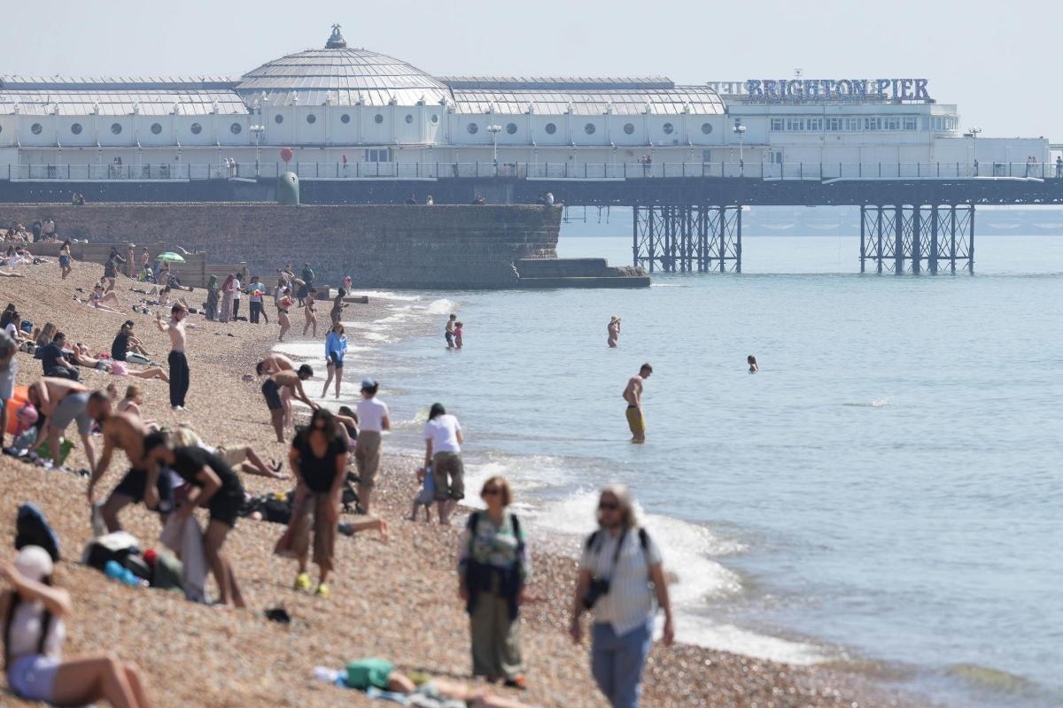 Sunshine set to stay with warm forecast for week ahead