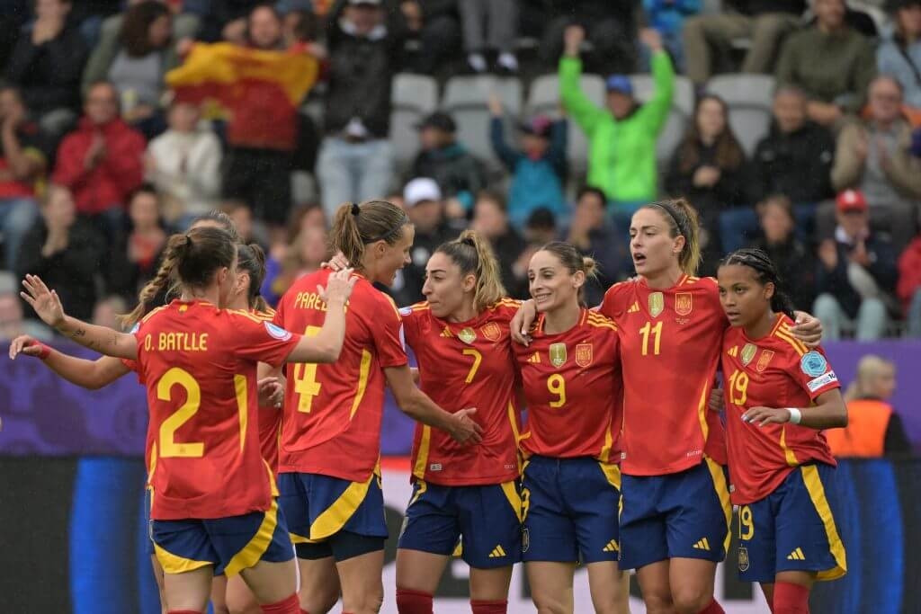 Why do world champions Spain have so little Euros pedigree?