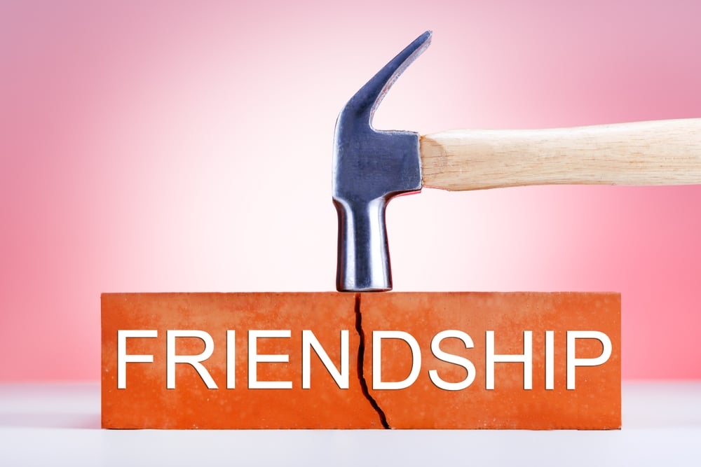 15 Painful Reasons Why You Outgrow Some Friendships