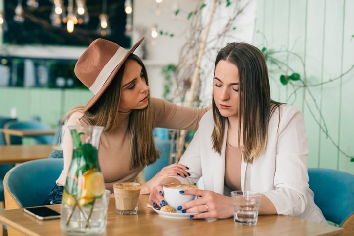 13 Sad Signs Your Friendships Are All Superficial