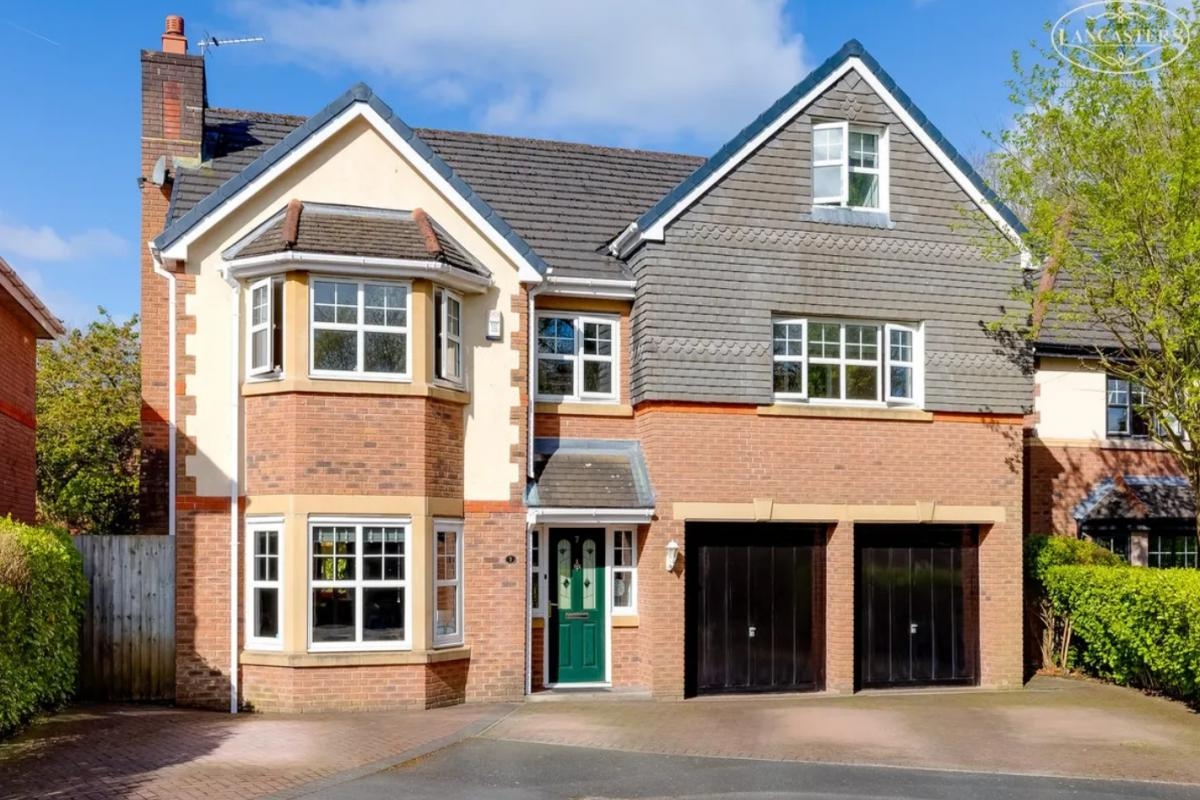 Bolton home with 6 bedrooms and 2 reception rooms on market for £725k