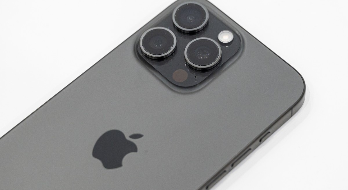 Apple supplier Lens Tech said to price US$607 mil Hong Kong listing at top of range